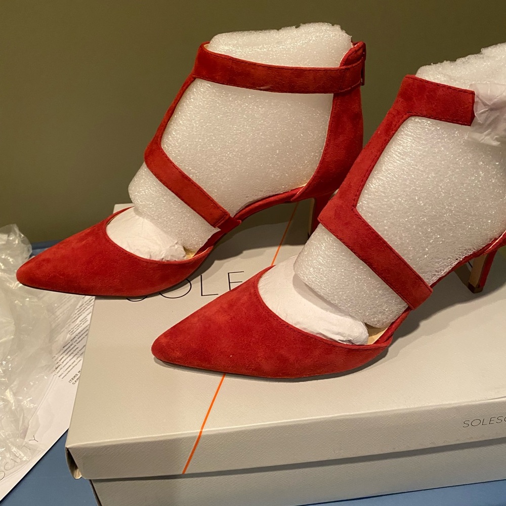 Sole society Woman’s red suede dress shoe size 6 1/2. New in box. - Picture 3 of 6